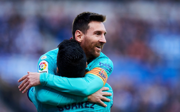 Thế giới bóng đá quay cuồng vì Covid-19, Messi và đồng đội chấp nhận giảm lương để ủng hộ đội nhà