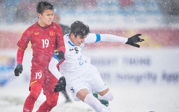 Tiền vệ từng đối đầu Quang Hải ở Thường Châu tỏa sáng rực rỡ tại giải bóng đá "mạo hiểm" nhất hành tinh