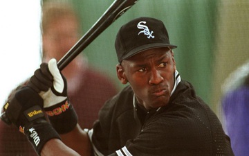 Những điều Michael Jordan đã làm với bóng chày trong quãng thời gian nghỉ hưu lần đầu tiên