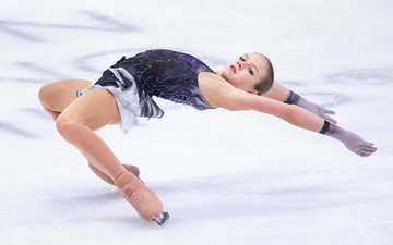 Ngả mũ trước nữ hoàng trượt băng nghệ thuật mới người Nga: Mới 15 tuổi đã sở hữu tới 4 kỷ lục Guinness