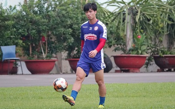 Công Phượng đá bóng cùng "Maradona Việt Nam"