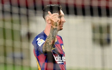“Thanos” Messi và cái búng tay khiến các kỷ lục bay màu