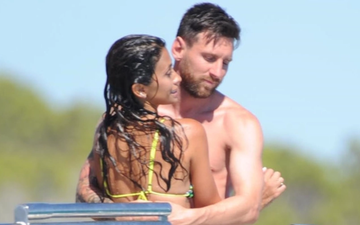 Gác lại nỗi buồn mất chức vô địch, Messi tình tứ bên vợ trong kỳ nghỉ trên du thuyền sang chảnh