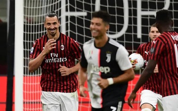 Khoảnh khắc Ibrahimovic "cười vào mặt" Ronaldo trong chiến thắng ngược gây sốc 4-2 của Milan trước Juventus