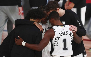 Chuỗi kỷ lục tham dự vòng Playoffs của San Antonio Spurs chính thức dừng lại ở con số 22