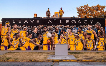 Sau loạt trận tụt dốc, đây là cách NHM vực dậy tinh thần 'chiến' của Los Angeles Lakers