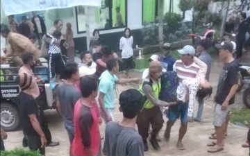 Đi xem bóng đá, 3 người chết và 20 người bị thương vì sét đánh tại Indonesia