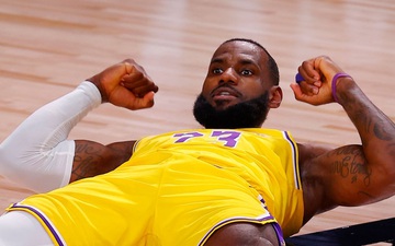 LeBron James ghi tên vào lịch sử Playoffs, vượt luôn kỷ lục của Kobe Bryant tại Lakers 