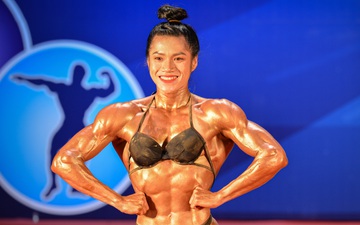 Hot TikToker Trần Ny Ny "mặt nữ sinh, thân hình chiến binh" thắng tuyệt đối ở hạng 55 cân nữ giải thể hình các CLB toàn quốc