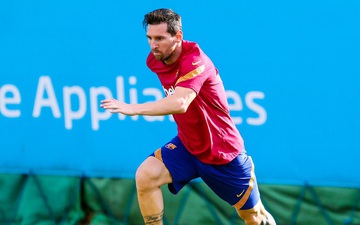 Hình ảnh tưởng bình thường nhưng fan suýt không còn được thấy: Lionel Messi luyện tập cùng Barca