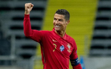 Một lần nữa Ronaldo nhấn mạnh, anh tốt hơn Messi 