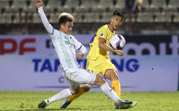 Mặt sân Vinh bị chê "rất tệ" sau trận Bình Định hoà SLNA ở V.League 2021