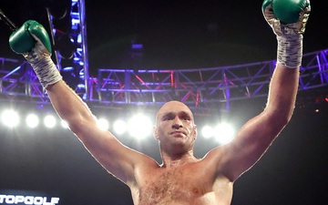Sau Deontay Wilder, phía trước Tyson Fury là trận thống nhất đai lịch sử