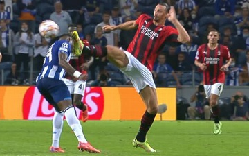 Ibrahimovic chơi cao chân khiến đối thủ chảy máu đầu, phải băng bó khắp trán