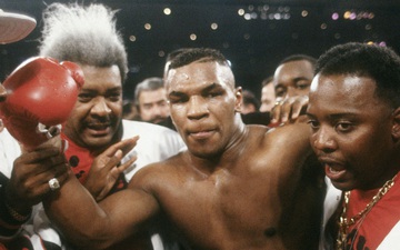 Mike Tyson và khả năng đánh bại đối thủ từ ánh mắt