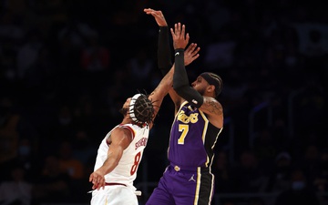 Carmelo Anthony thả 3 điểm như ném tập, Los Angeles Lakers giành chiến thắng thuyết phục trước Cleveland Cavaliers