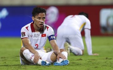 Quế Ngọc Hải, Duy Mạnh rơi nước mắt, đổ gục sau trận thua của đội tuyển Việt Nam