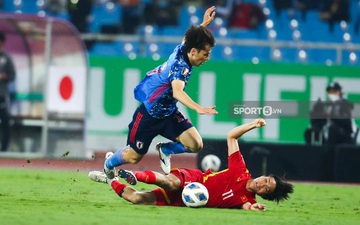 Fan Việt Nam "lần đầu yêu" VAR, tuyển Nhật Bản ấm ức bị tước bàn thắng thứ 2