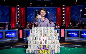Vòng tay vàng 2021 World Series of Poker và số tiền thưởng chất cao như núi đã có chủ