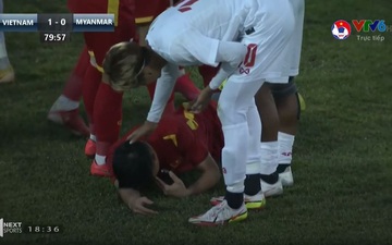 Đánh thẳng mặt Hoàng Anh của U23 Việt Nam, cầu thủ U23 Myamar phải nhận thẻ đỏ