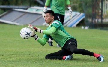 HLV Park triệu tập thủ môn mới lên tuyển Việt Nam giữa cơn bão dư luận chỉ trích Tấn Trường
