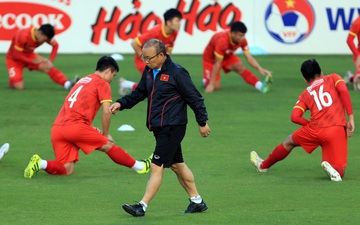 ĐT Việt Nam tập buổi đầu tiên tại Bà Rịa Vũng Tàu chuẩn bị cho AFF Cup: Minh Vương và Đình Trọng đã ổn