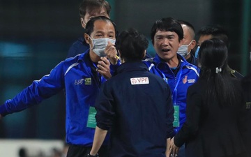 HLV người Hàn Quốc bị đuổi khỏi sân, Hà Nội mất chức vô địch  