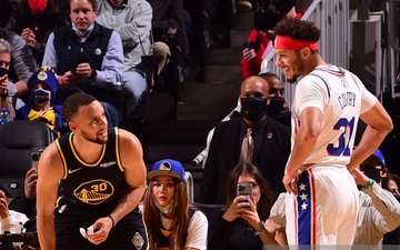 Golden State Warriors ngược dòng trong ngày Stephen Curry đụng độ em trai