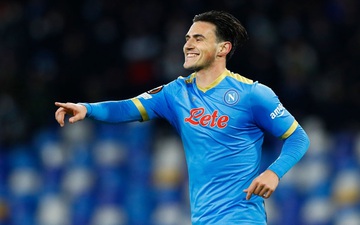 Napoli đánh bại Leicester bằng cơn mưa bàn thắng trên SVĐ Diego Maradona 