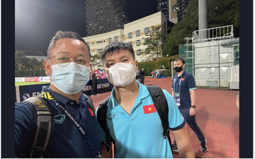 Công Phượng đăng ảnh đầy kiêu hãnh, Quang Hải được gọi là "sát thủ gương mặt trẻ thơ" sau trận đấu với Malaysia 