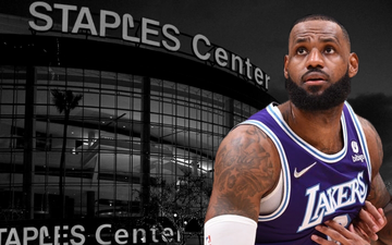 Los Angeles Lakers thảm bại 28 điểm trong ngày cuối cùng của STAPLES Center