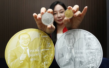 Xem "huy chương Park Hang-seo" đặc biệt giá 35 triệu đồng, khắc câu nói kinh điển ở chung kết U23 châu Á