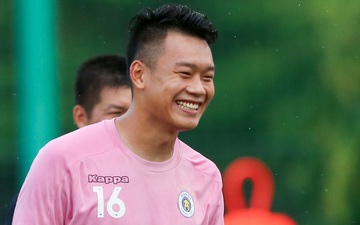 Trung vệ Thành Chung kể chuyện đi cúng giải hạn năm tuổi và mục tiêu sang Hàn Quốc thi đấu