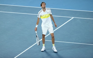 Thắng dễ đối thủ loại Nadal, Daniil Medvedev đại chiến Djokovic ở chung kết Australian Open