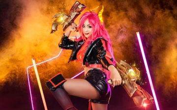 Trọn bộ ảnh cosplay cực "hot" của Minh Nghi trong trang phục Miss Fortune Nguyệt Thú