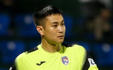 Cựu thủ môn U23 Việt Nam khiến đối thủ bức xúc sau mỗi lần cản phá