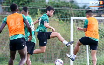 Lee Nguyễn trở lại tập luyện cho trận derby gặp Sài Gòn FC