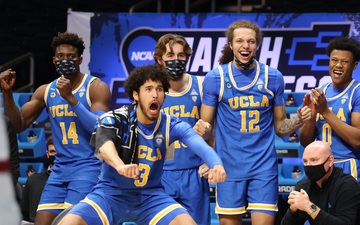 Vượt qua Alabama đầy nghẹt thở, Johnny Juzang cùng UCLA viết tiếp câu chuyện cổ tích ở NCAA March Madness