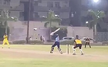 Cầu thủ cricket suýt tử vong vì lĩnh trọn pha đánh bóng với vận tốc 192 km/h của đồng nghiệp