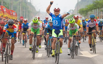 Cuộc so tài hấp dẫn vòng quanh thành phố Cao Bằng khai màn giải đua xe đạp Cúp Truyền hình TP.HCM 2021