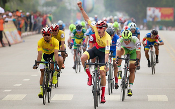 Giải đua xe đạp Cúp Truyền hình TP Hồ Chí Minh: Cua-rơ Tây Ban Nha bất ngờ thắng chặng đua tốc độ ở Lạng Sơn