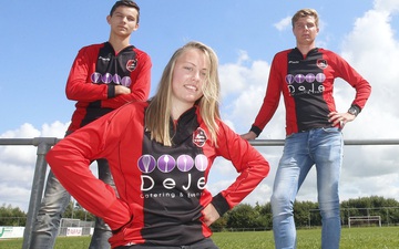 Hà Lan cho phép cầu thủ nữ đá với cầu thủ nam