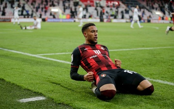 Bournemouth chiến thắng ở bán kết lượt đi play-off lên thi đấu ở Ngoại hạng Anh