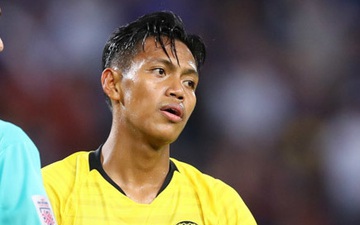 Con gái đầu lòng qua đời, tuyển thủ Malaysia nén đau thương vì vòng loại World Cup