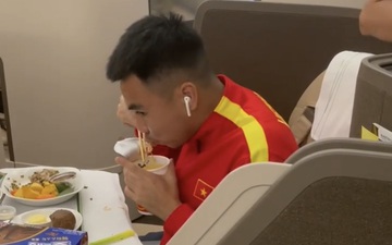 Vừa đến Dubai, Quế Ngọc Hải tiết lộ cầu thủ tham ăn nhất tuyển Việt Nam: “Ăn 2 suất cơm cá, 1 bát mỳ tôm”