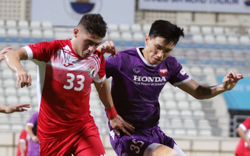 HLV Park Hang-seo đưa Văn Hậu vào sân thi đấu ở trận hoà Jordan