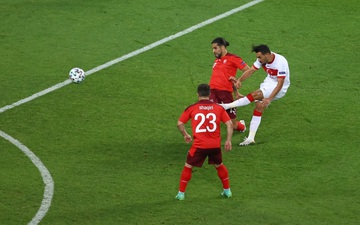 Irfan Kahveci lập siêu phẩm để mang về bàn thắng duy nhất cho Thổ Nhĩ Kỳ tại Euro 2020