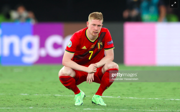 Video Euro 2020: De Bruyne bị phạm lỗi thô bạo, phải rời sân từ sớm