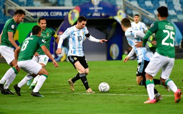 Tuyển Argentina thắng tưng bừng ngày Messi đi vào lịch sử