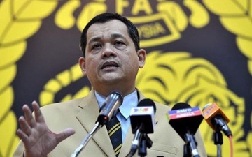 Chủ tịch hiệp hội bóng đá Malaysia bị mời rời khỏi khách sạn vì vi phạm quy định phòng dịch